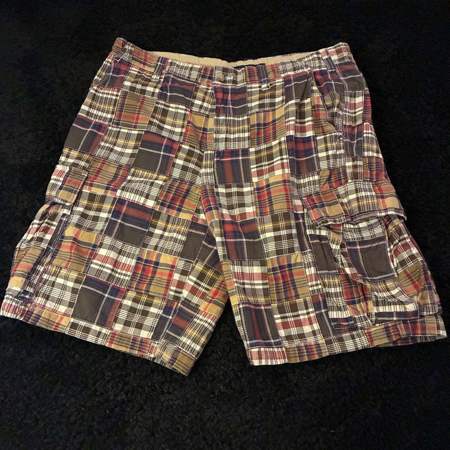 Tommy Hilfiger Checkered-Cargo Shorts (38w)