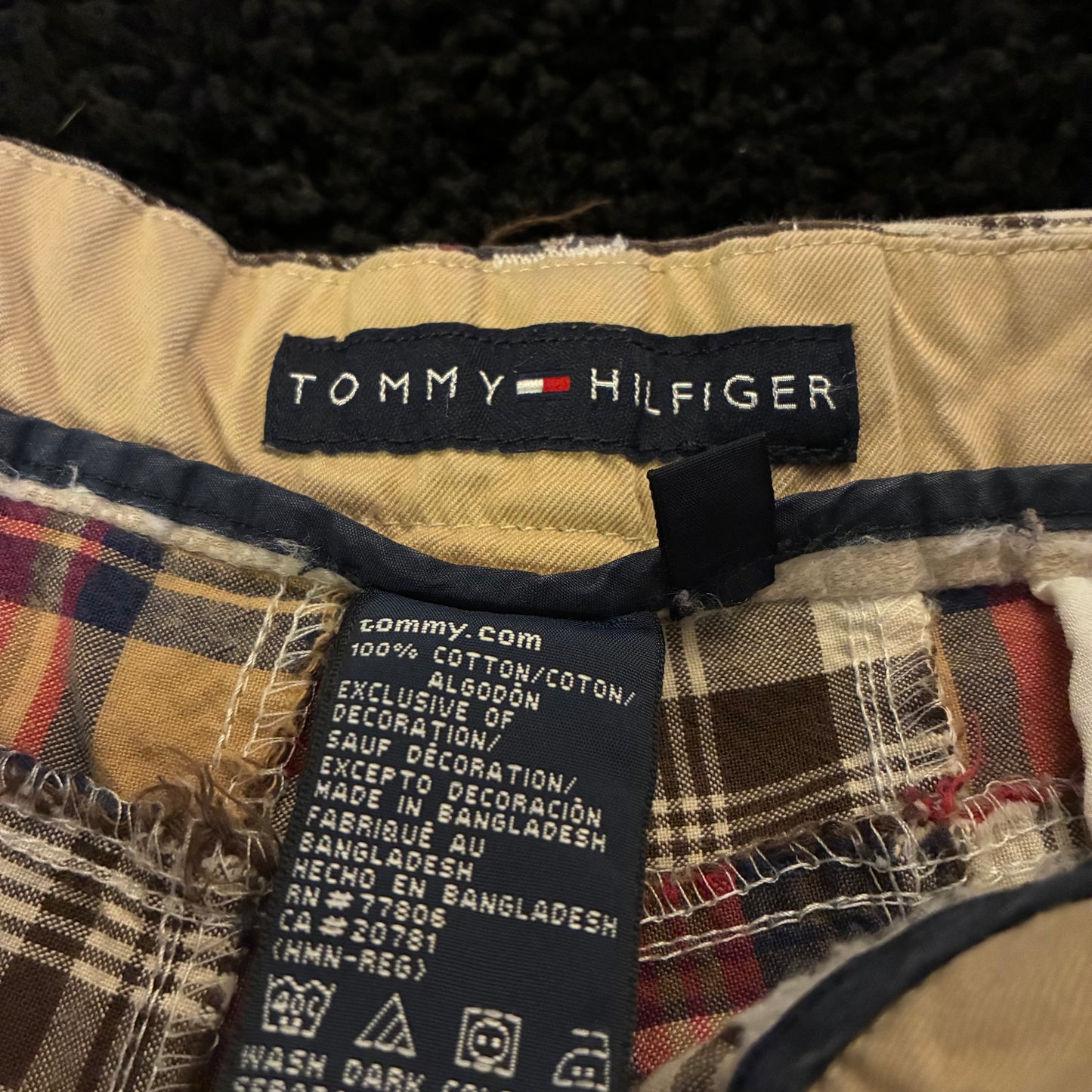 Tommy Hilfiger Checkered-Cargo Shorts (38w)