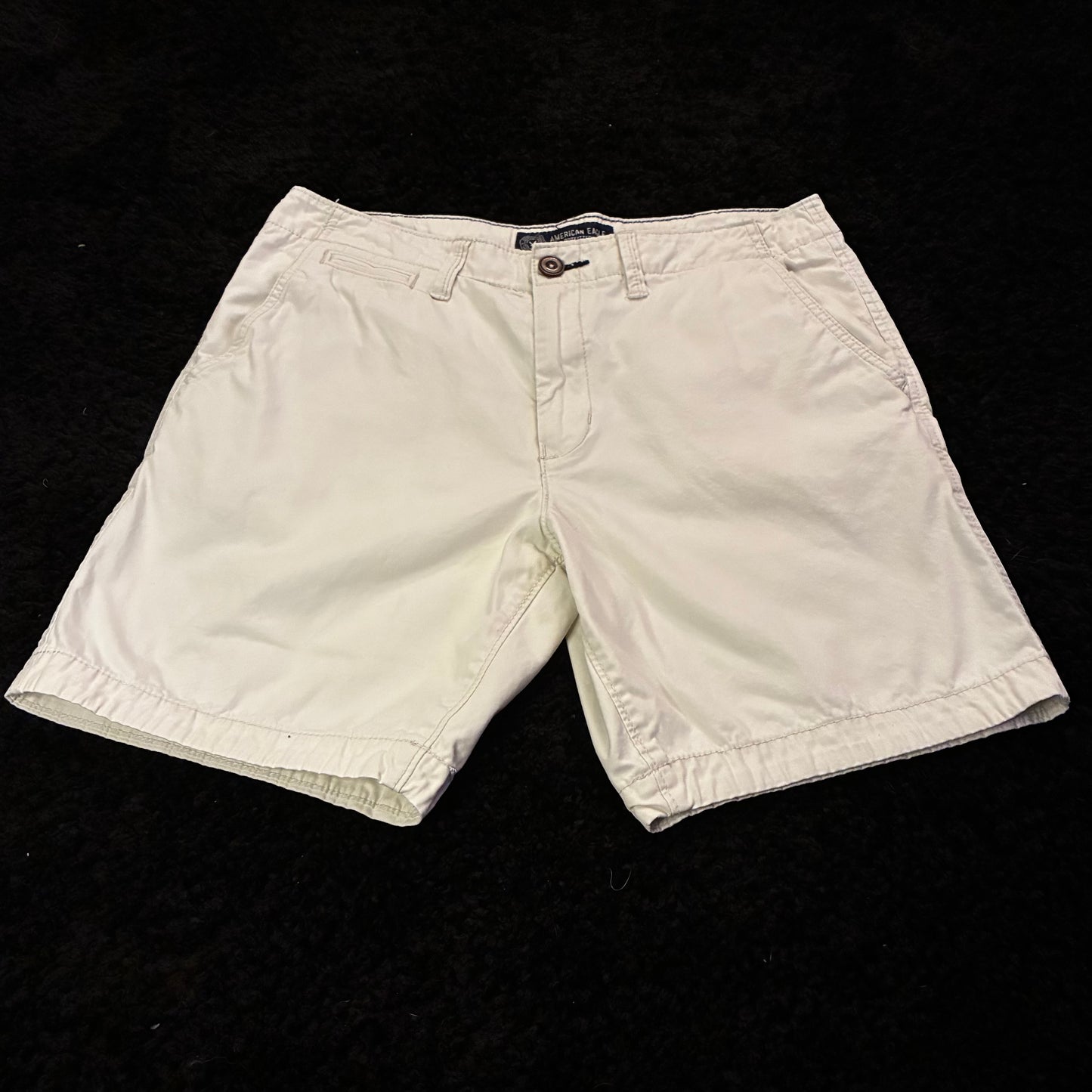American Eagle Prep Khaki Shorts (32w)