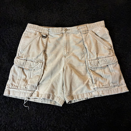 Columbia Cargo Shorts (L)