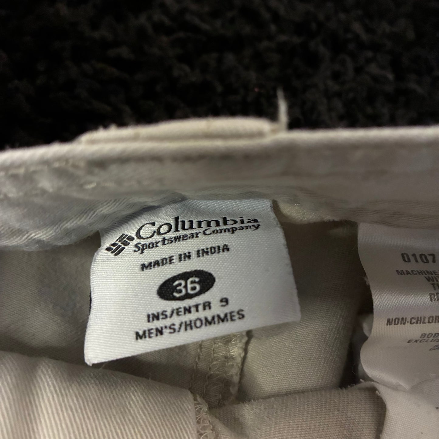 Columbia Cargo Shorts (36w)