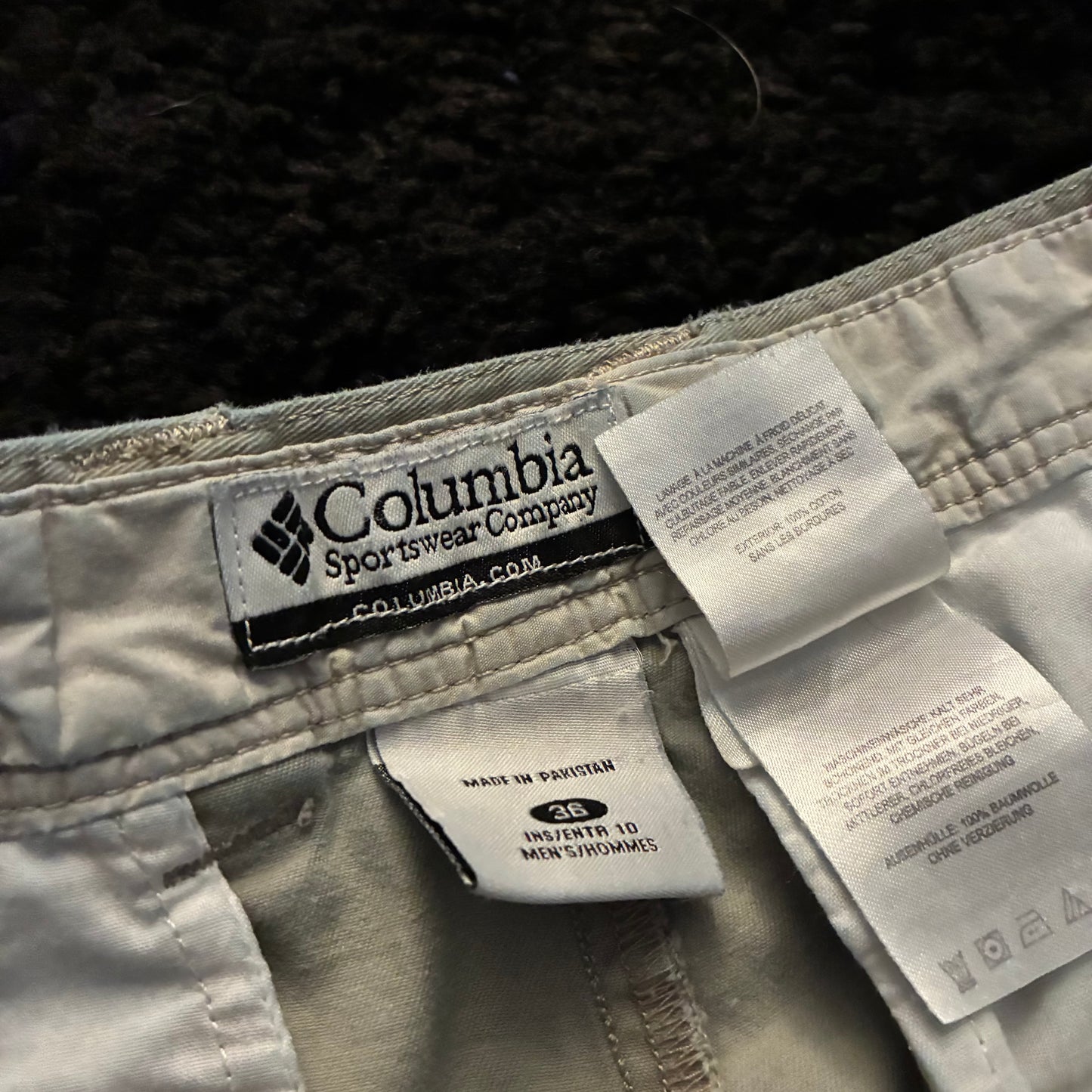 Columbia Cargo Shorts (36w)