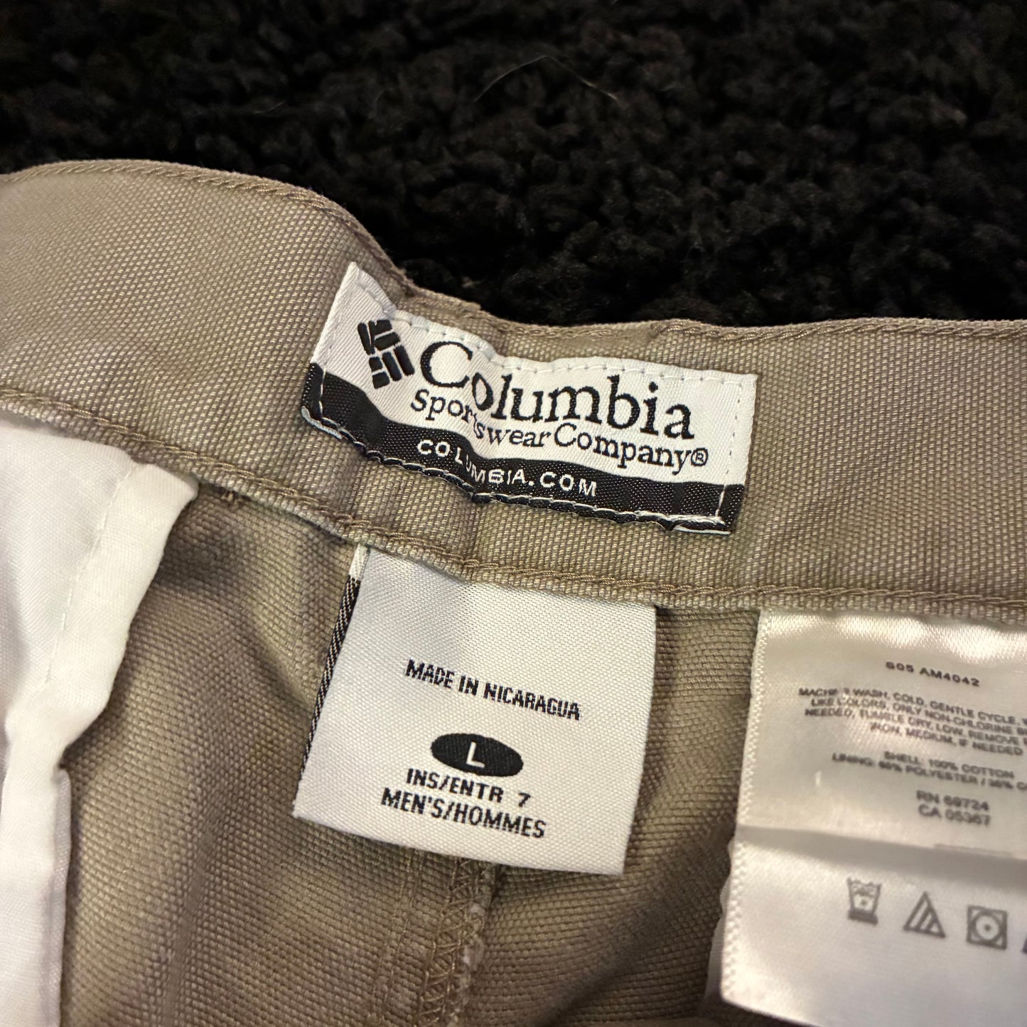 Columbia Cargo Shorts (L)