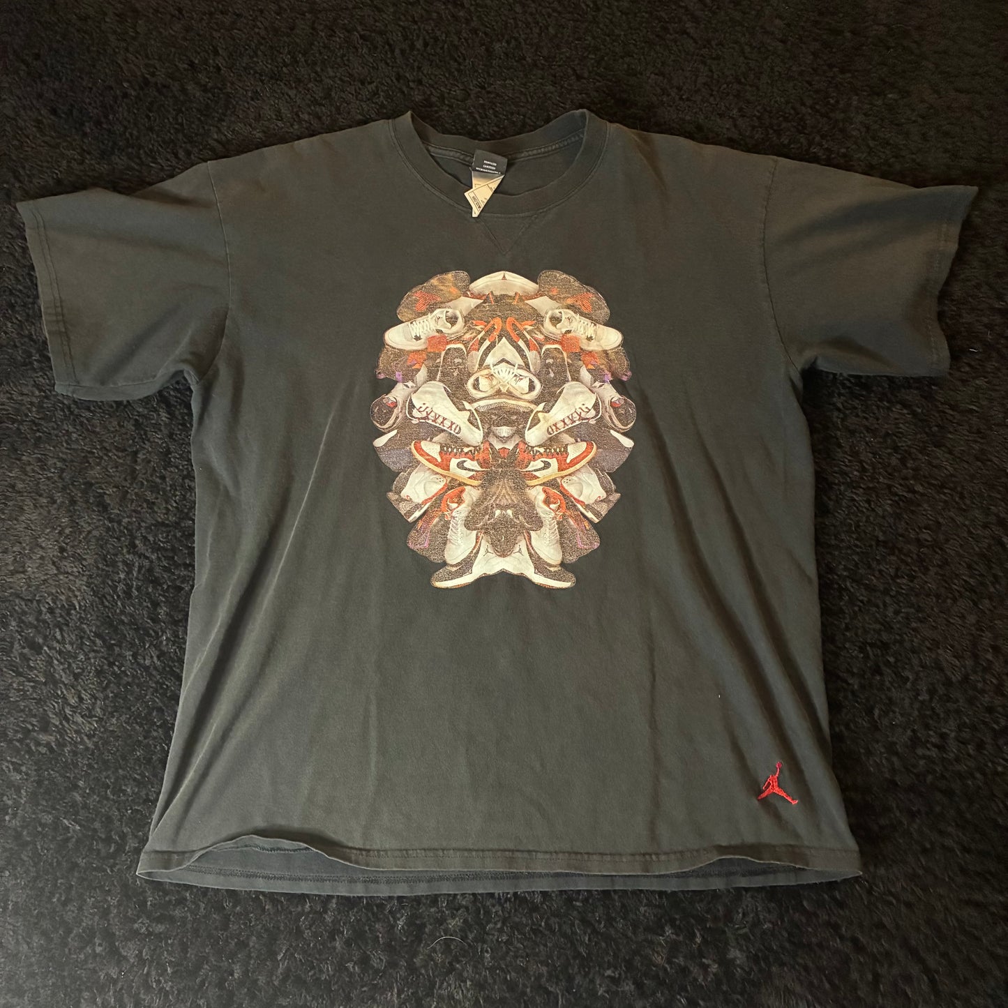 Air Jordan Shoes Tee (XL)