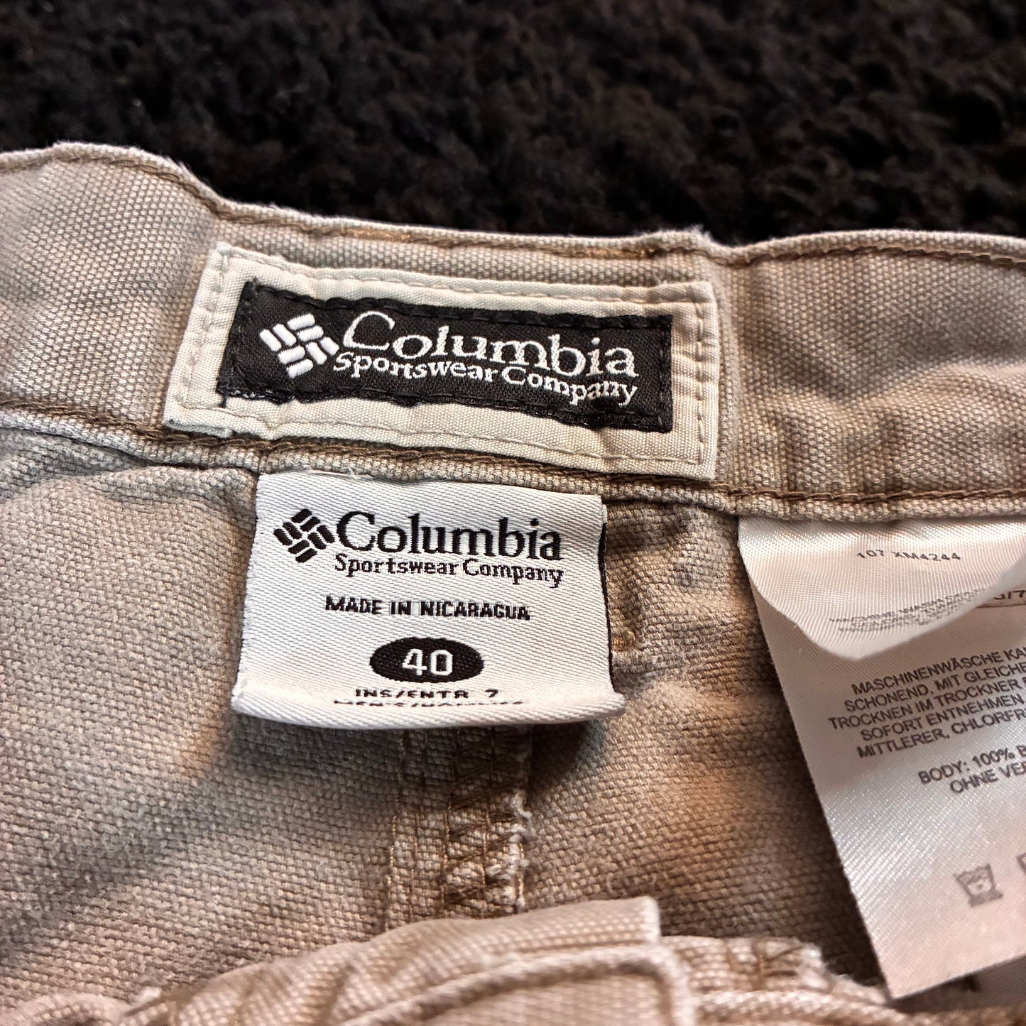 Columbia Cargo Shorts (40w)