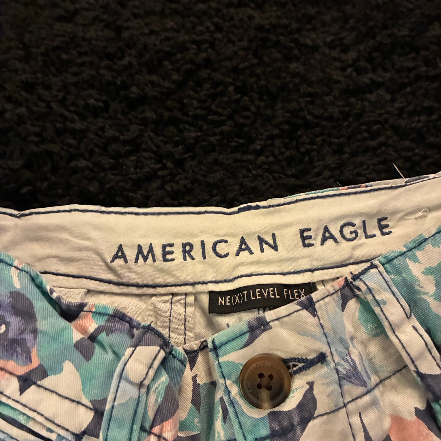 American Eagle Floral Pattern Chino Shorts (28w)