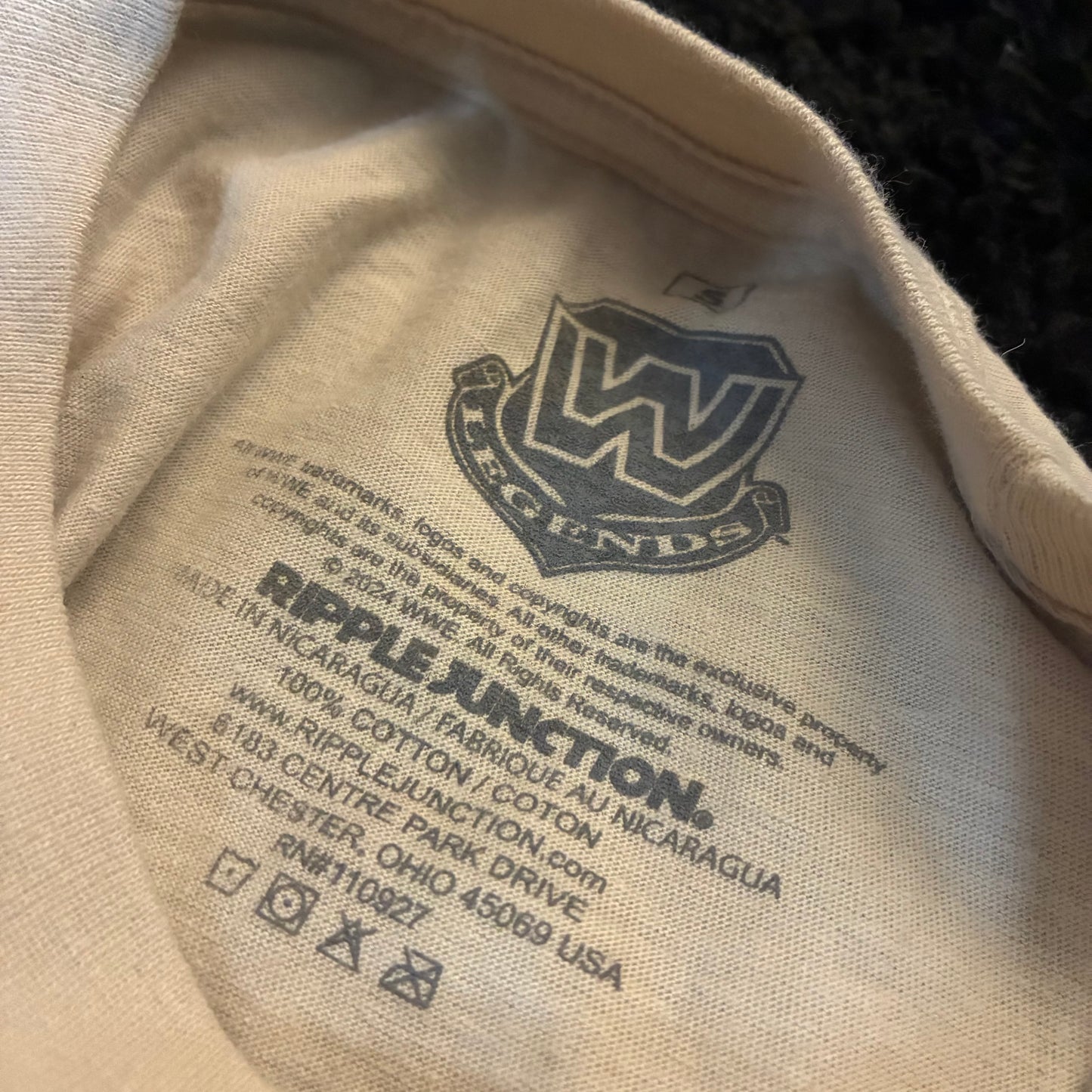 WWE Wrestlemania 17 2001 “The Rock vs Stone Cold Steve Austin” Tee (S)