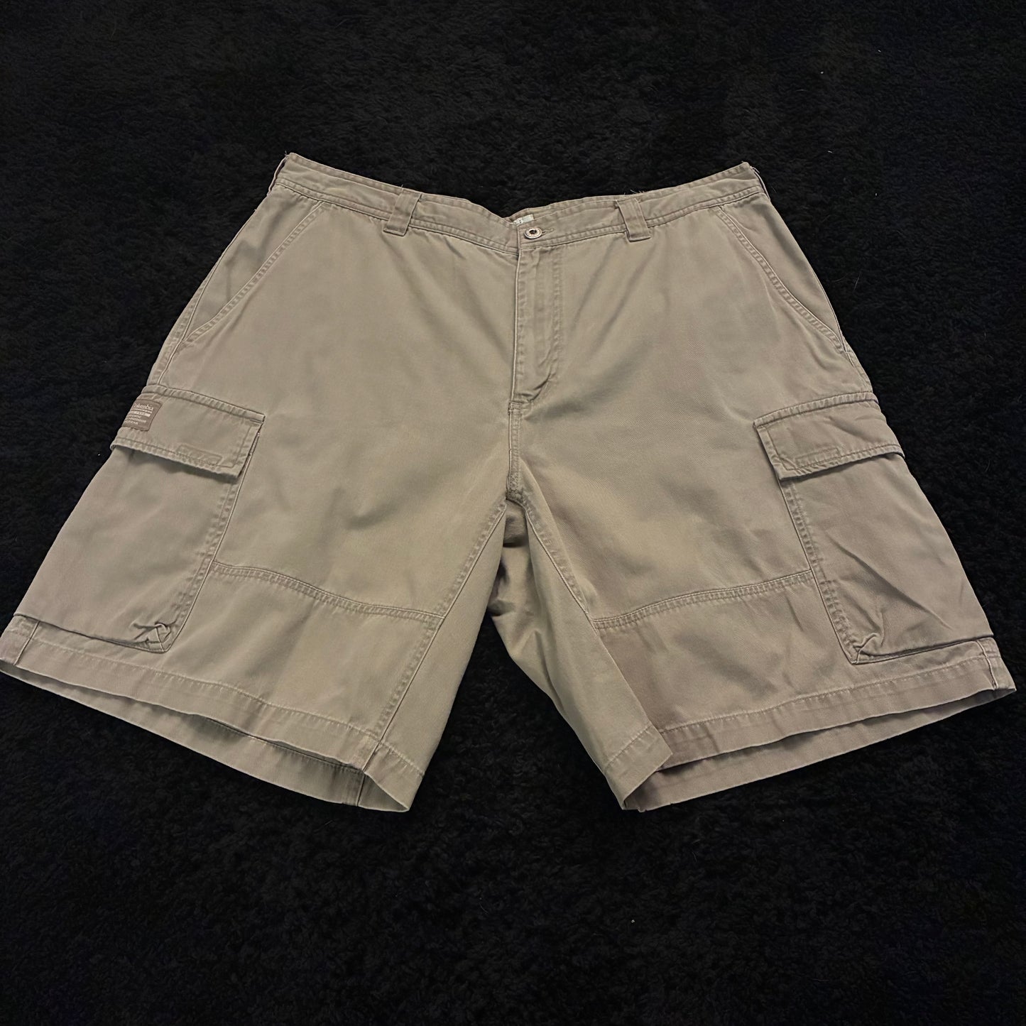 Columbia Cargo Shorts (38w)