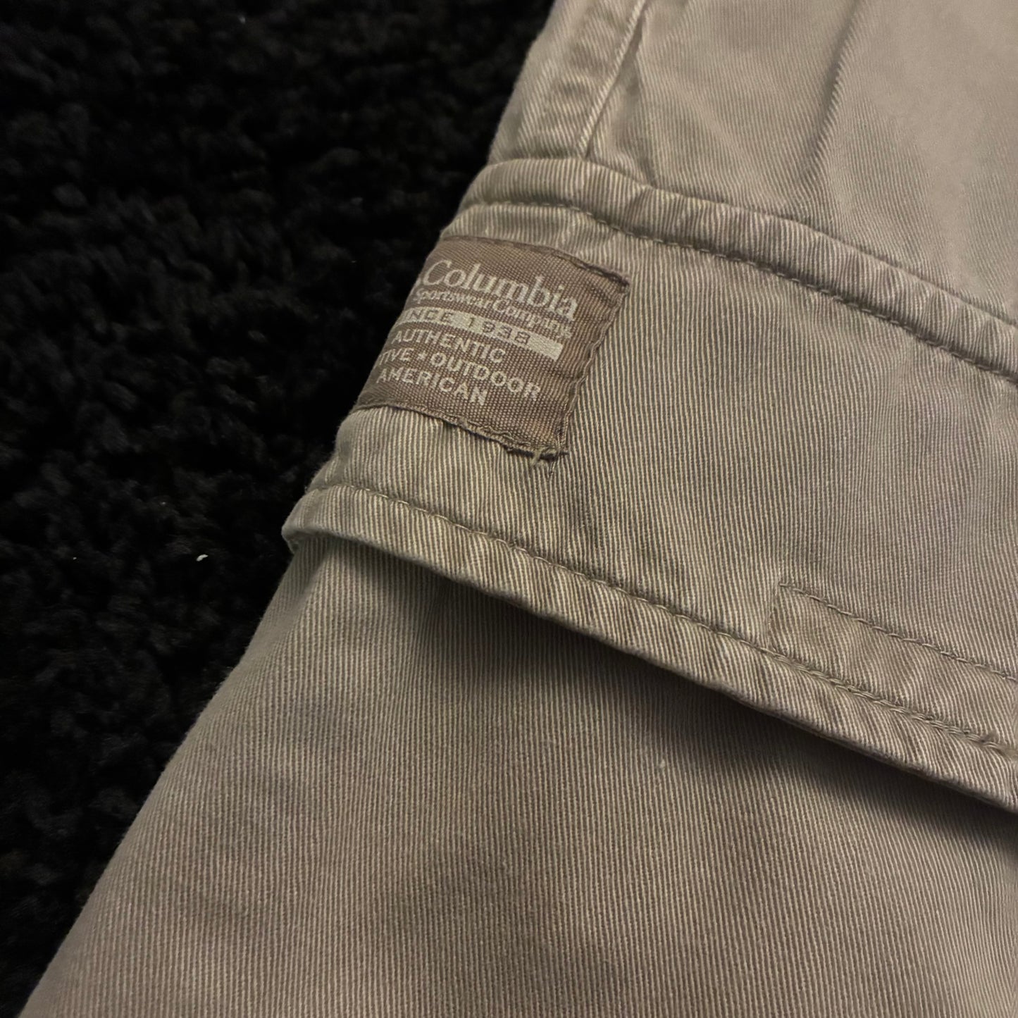 Columbia Cargo Shorts (38w)