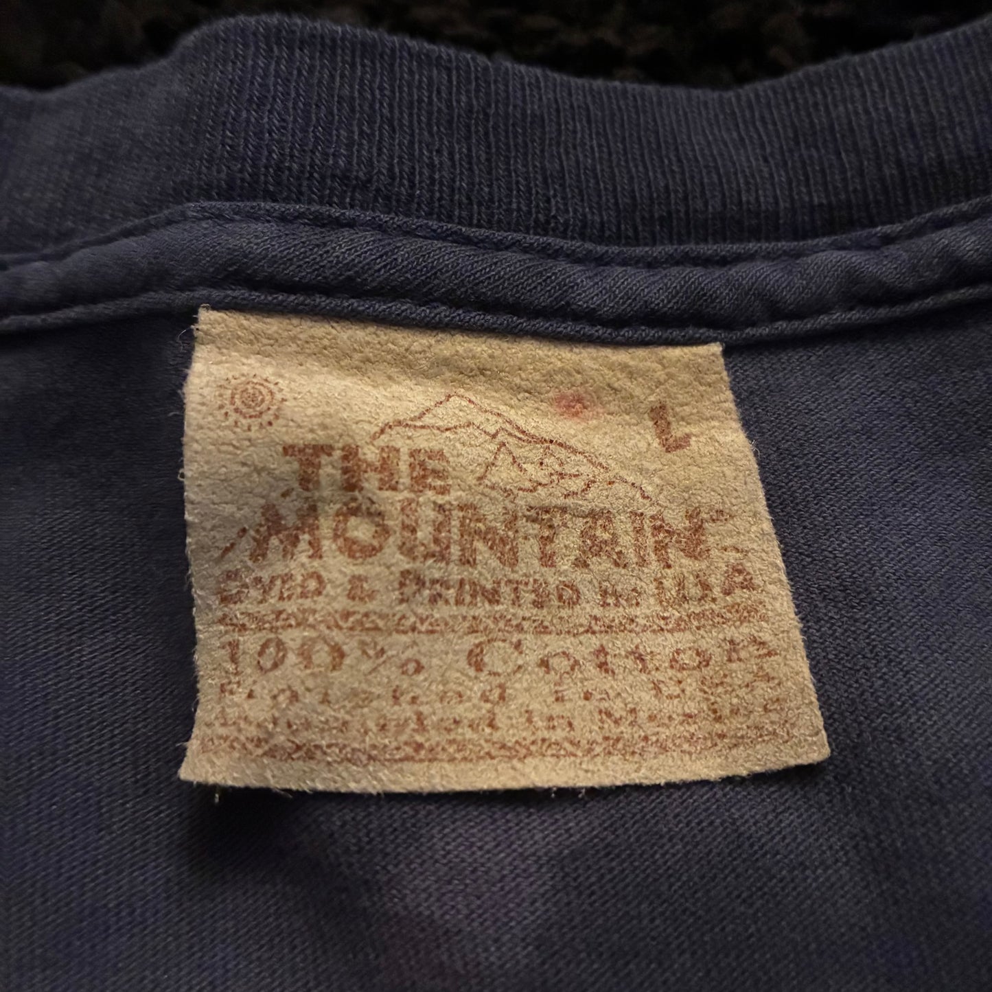 The Mountain Graphic Tee (L)