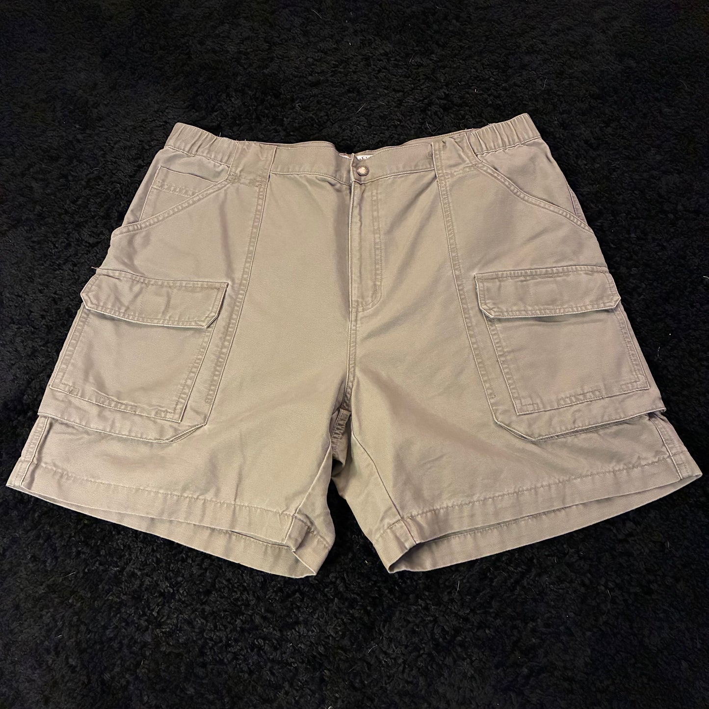 Columbia Cargo Shorts (L)