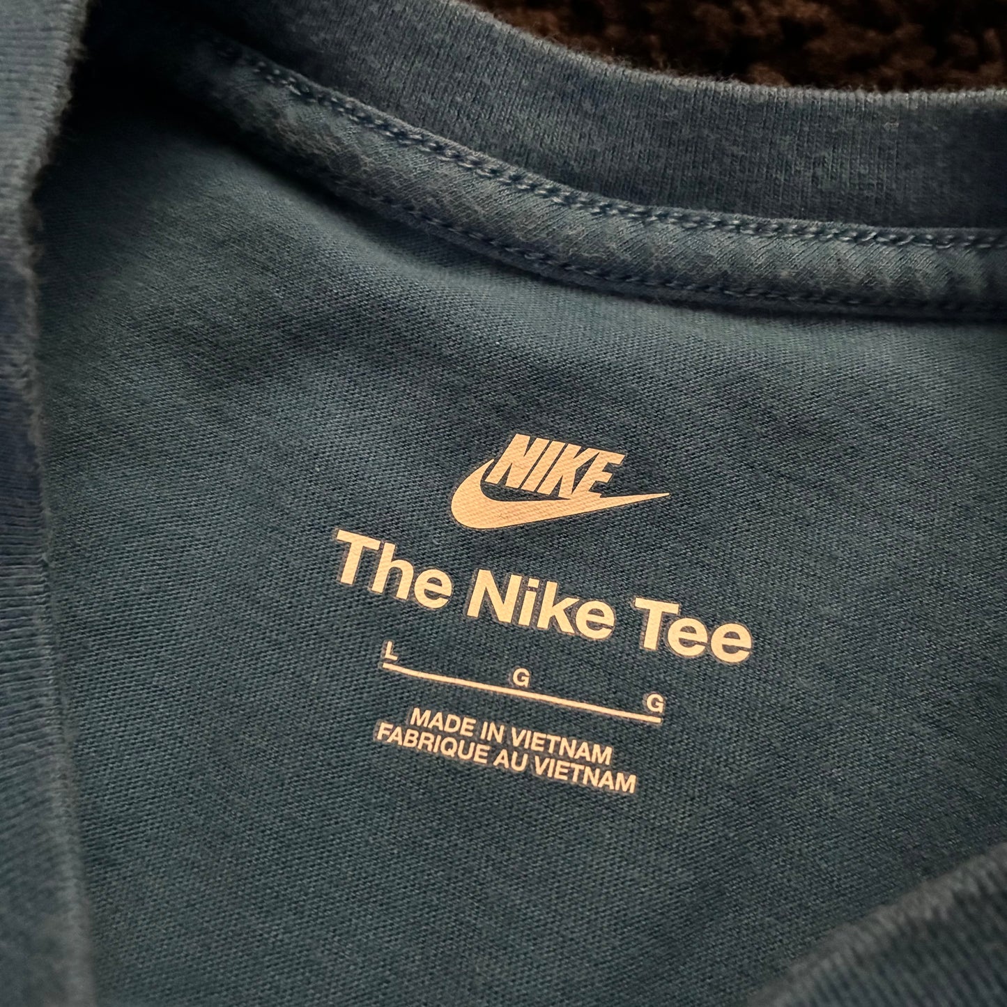 Nike Graphic Tee (L)