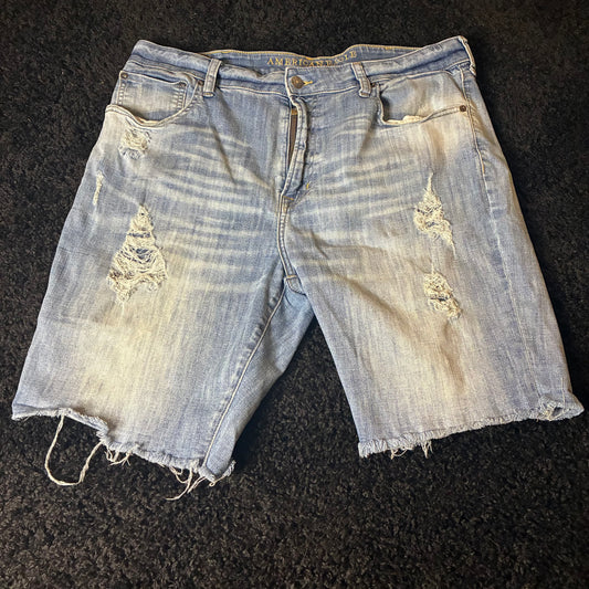 American Eagle Ripped Jorts (38w)