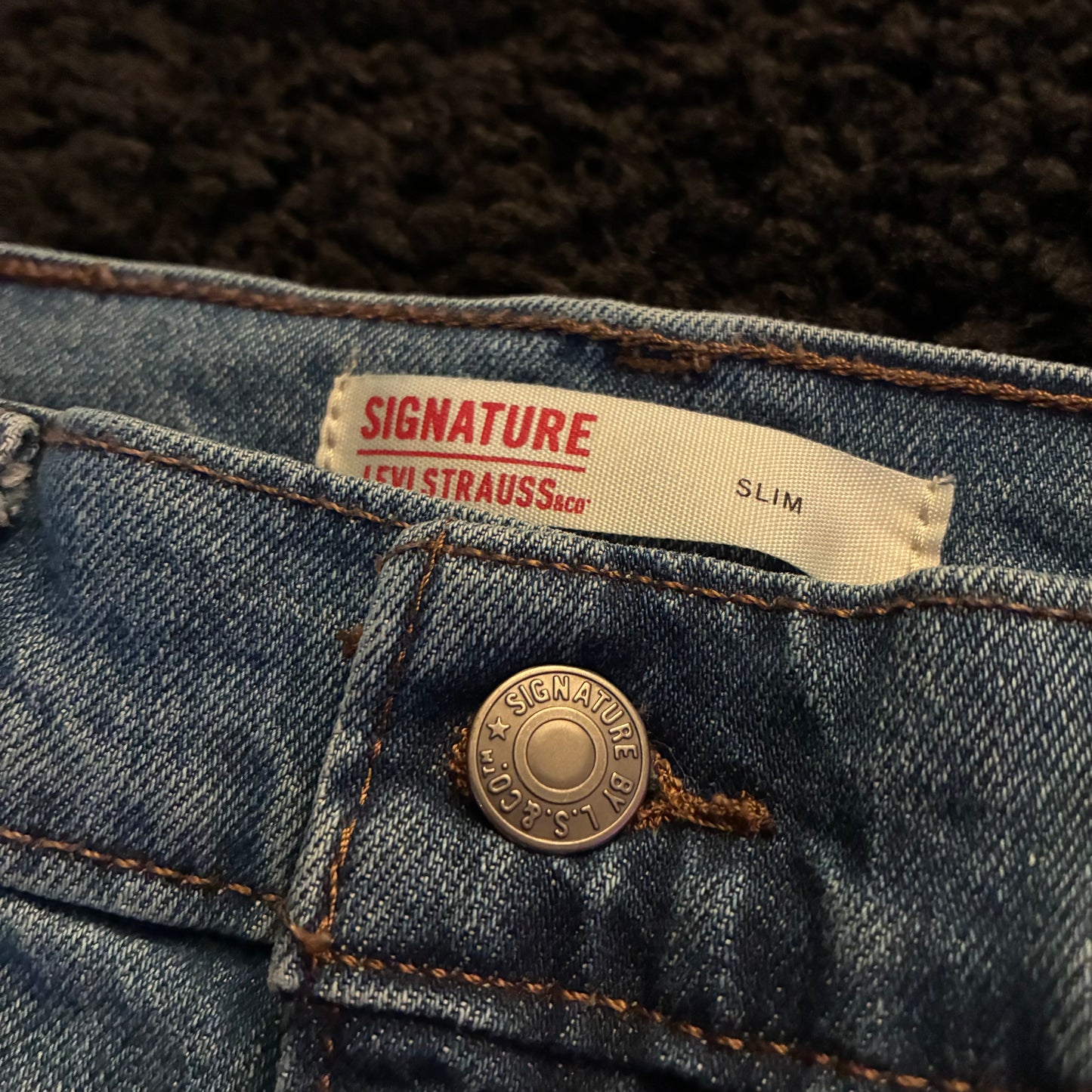 Signature Levi’s Jeans (33x30)