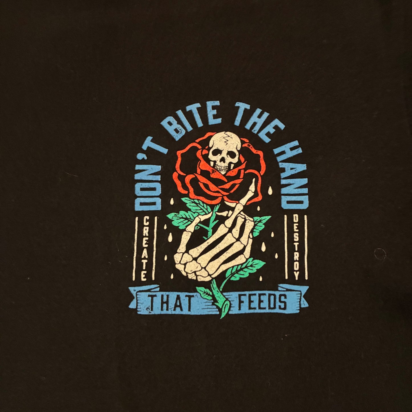 Don’t Bite The Hand That Feeds Graphic Tee (M)