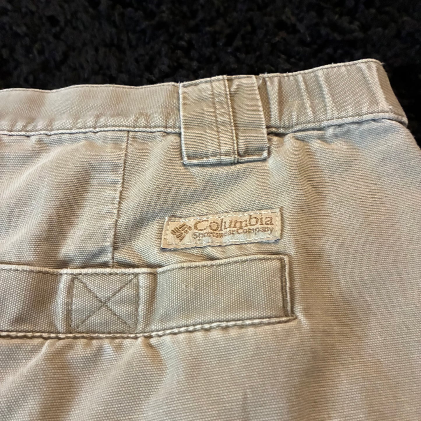 Columbia Cargo Shorts (L)