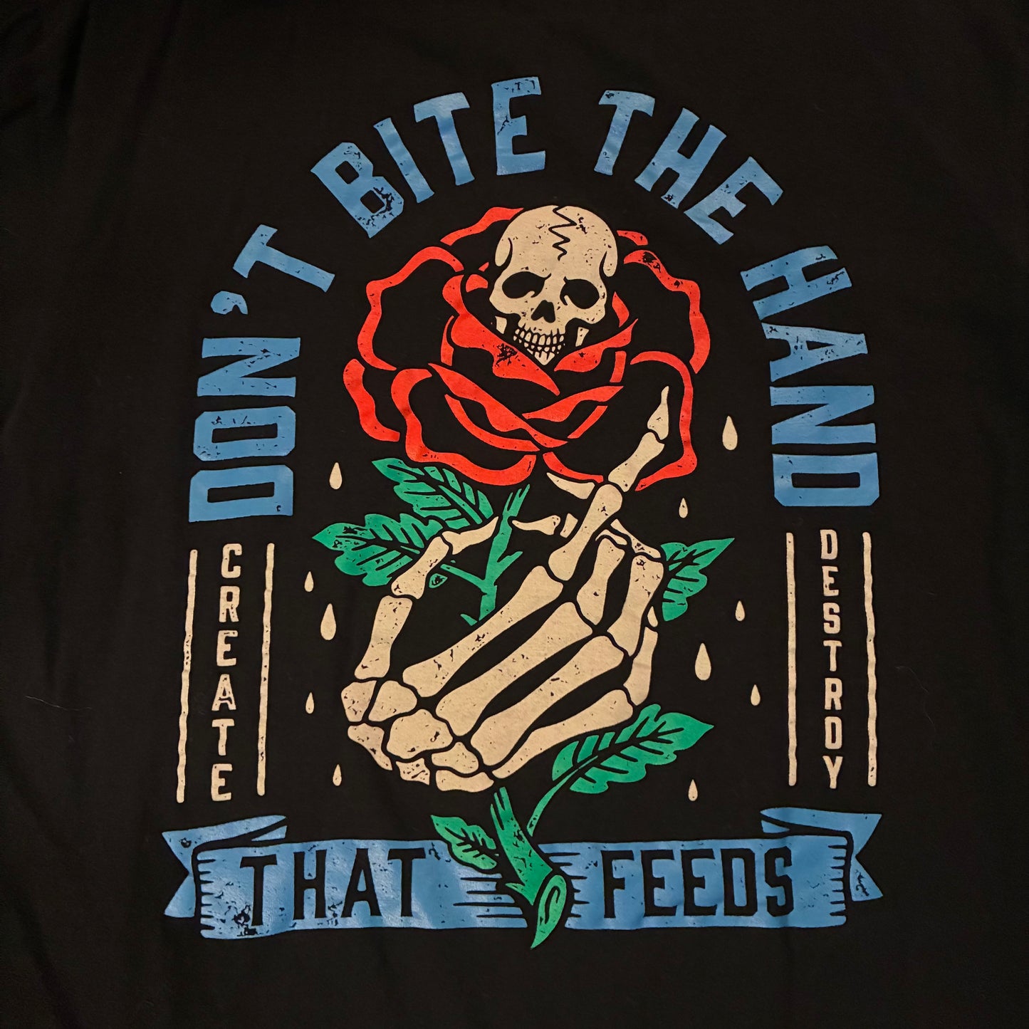 Don’t Bite The Hand That Feeds Graphic Tee (M)